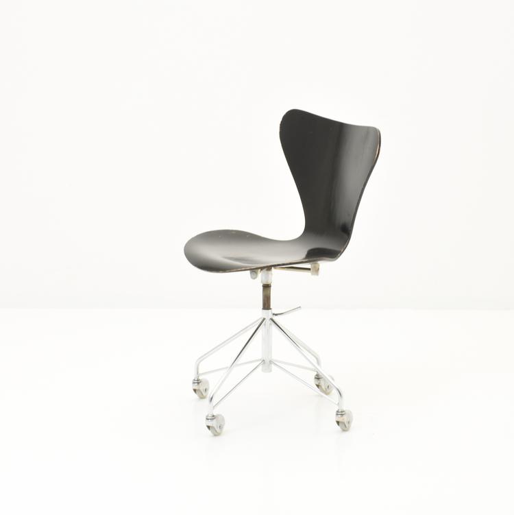 Bürodrehstuhl 3117 von Arne Jacobsen für Fritz Hansen