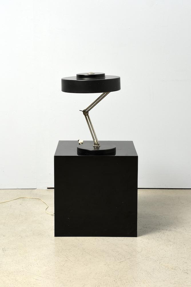 Pultlampe 1960er Jahre verstellbar in verschiedene Positionen dank raffiniertem Gelenk