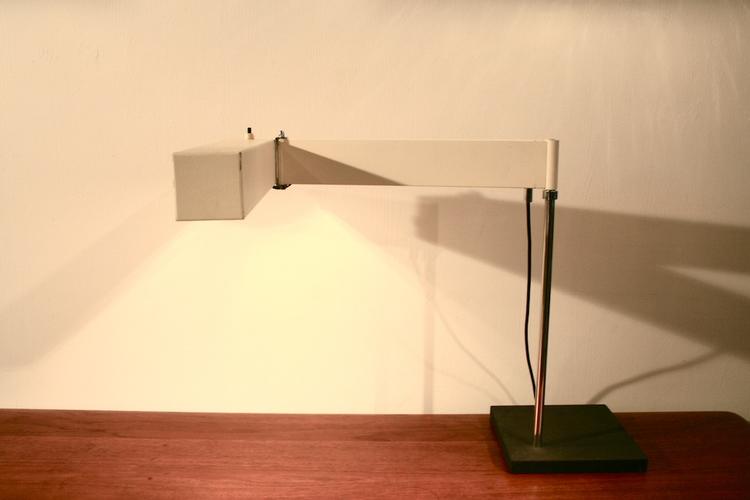 `Saffa`-Pultlampe von D. Waeckerlin