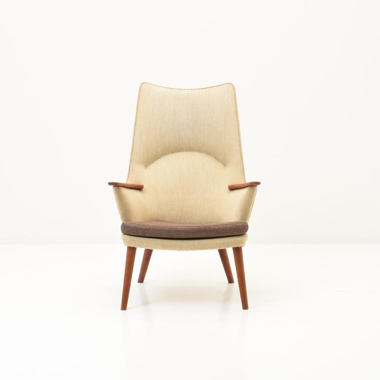 Sessel `Mama Bear` von Hans Wegner