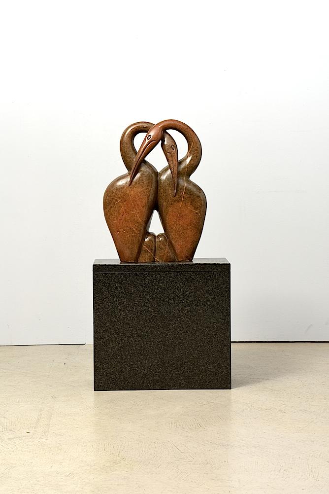 Skulptur mit turtelndem Kranichpaar aus Speckstein