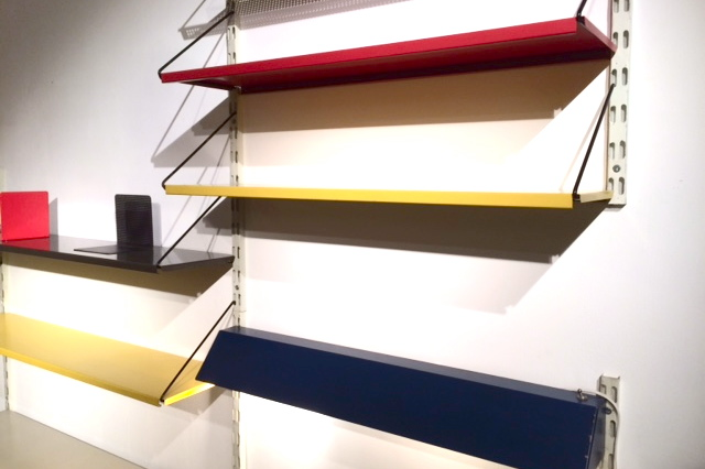 Vielfältiges Wandgestell des Holländers Tjerk Reijenga